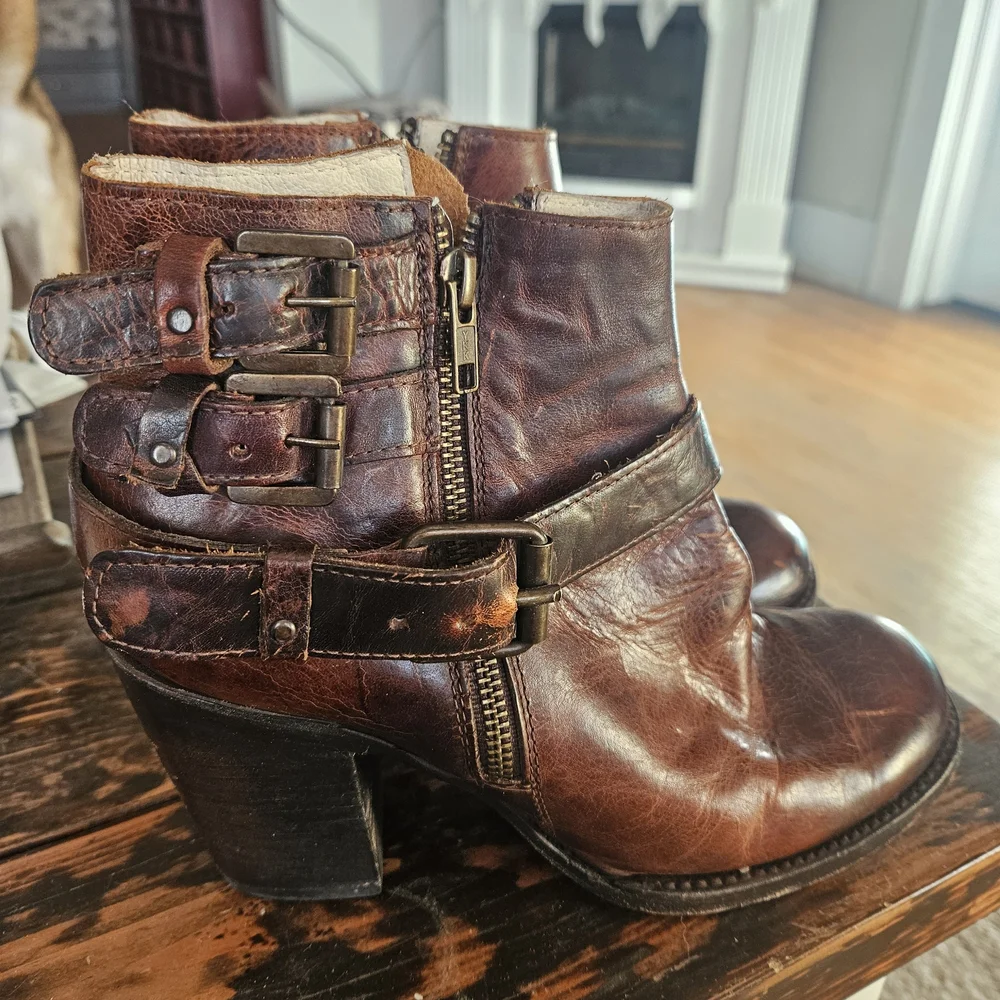 Freebird by Steven Distressed Brown Ankle BOLO Boots - Picture 5 of 7